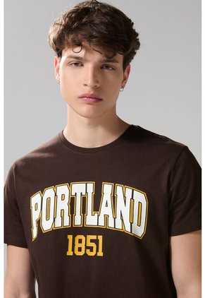 KOAJ Camiseta Café Oscura Con Manga Corta Y Estampado College