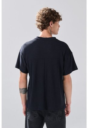 KOAJ Camiseta Azul Intensa Cuello V En Algodón Con Arte College