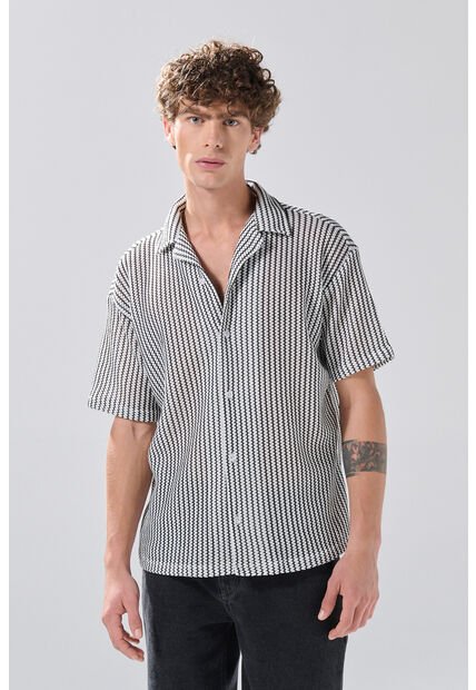 KOAJ Camisa Cuello Resort Blanca Con Rayas Negras Y Botones