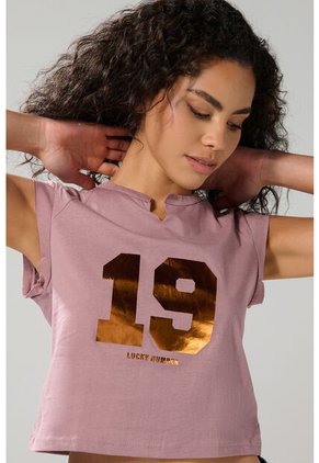 KOAJ Camiseta Rosada Con Arte College Y Manga Ranglan Corta