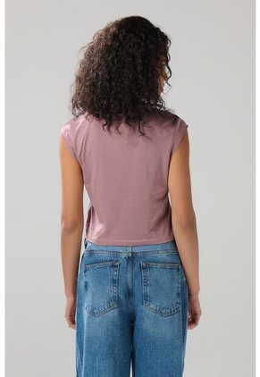 KOAJ Camiseta Rosada Con Arte College Y Manga Ranglan Corta