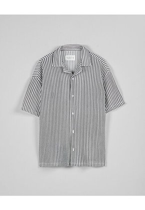 KOAJ Camisa Cuello Resort Blanca Con Rayas Negras Y Botones