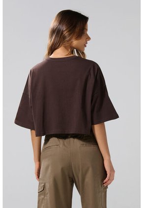 KOAJ Camiseta Café Oscura Crop Top Oversize Con Arte College