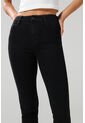 KOAJ Jean Mom Negro Con Bota Recta, Tiro Súper Alto Y Bolsillos de Koaj