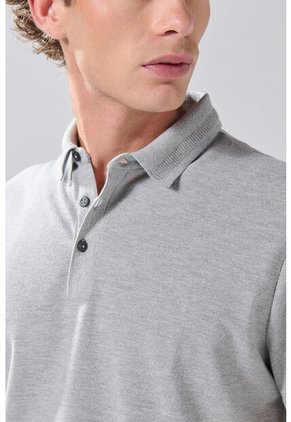 KOAJ Camiseta Gris Medio Polo Con Cuello En Rectilíneo