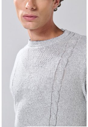 KOAJ Suéter Cuello Redondo Gris Claro Con Texturas Localizadas