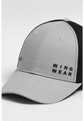 KOAJ Gorra Beisbolera En Color Azul, Con Refuerzo, Cierre Trabilla Y Aplique Bordado "Aerowear".