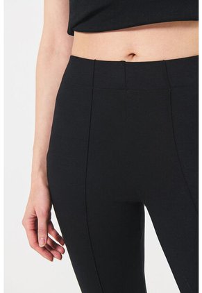 KOAJ PANTALON KOAJ FLARE MODA 11649 3/24