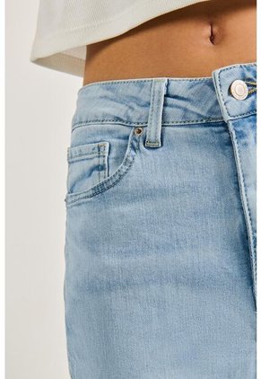 PANTALON KOAJ JEAN MOM STA 6084 1/24