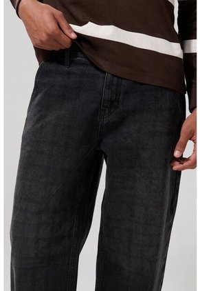 KOAJ PANTALON KOAJ JEAN SKATER 25135 M 3/25