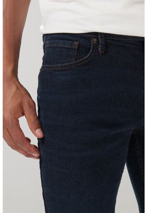 KOAJ PANTALON KOAJ JEAN SLIM 29706 4/25