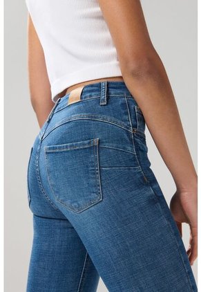 KOAJ PANTALON KOAJ JEAN PUSH UP 28693 4/25