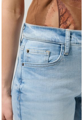 KOAJ SHORT KOAJ JEAN GIRLFRIEND 27344 3/25