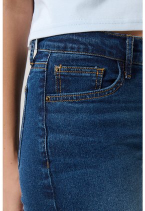 KOAJ SHORT KOAJ JEAN GIRLFRIEND 26781 3/25