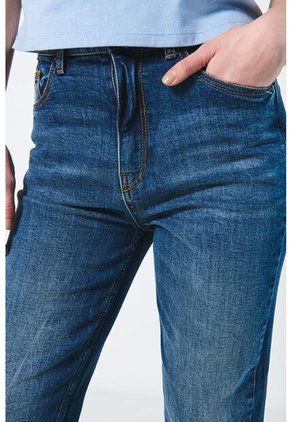 KOAJ  PANTALON  JEAN MOM STA 10871 3/24