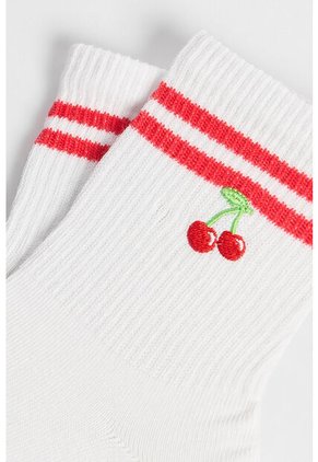 KOAJ Media Urbana Corta, Con Bordado En Costado