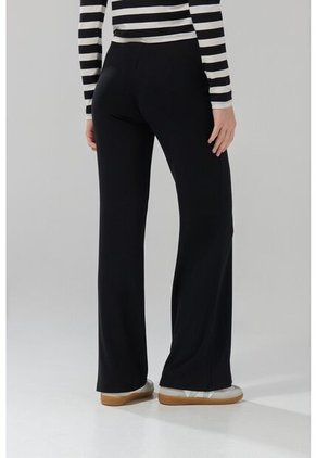 KOAJ PANTALON KOAJ FLARE MODA 28124 4/25