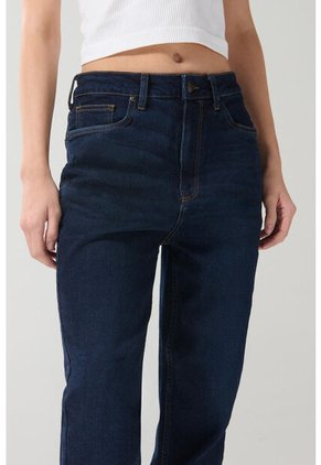 KOAJ PANTALON KOAJ JEAN MOM STA 23477 2/25