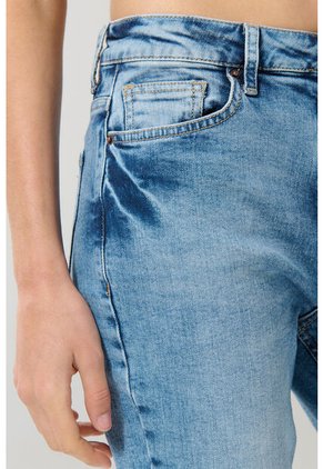 PANTALON KOAJ JEAN MOM STA 25043 3/25