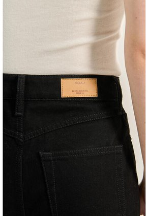 KOAJ PANTALON KOAJ JEAN 90S 10358 3/24