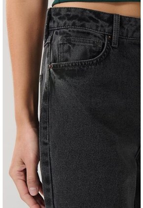 PANTALON KOAJ JEAN 90S 22892 2/25