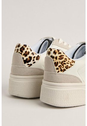 KOAJ ZAPATOS KOAJ URBANO 3960 2/24