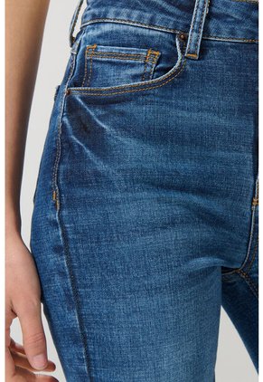 KOAJ PANTALON KOAJ JEAN JEGGING STA 25215 3/2