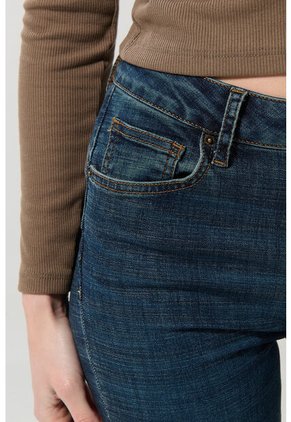 KOAJ PANTALON KOAJ JEAN PUSH UP 26535 3/25