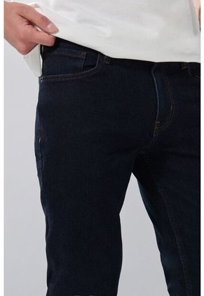 KOAJ PANTALON KOAJ JEAN SLIM 32020 1/26