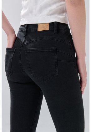 KOAJ PANTALON KOAJ JEAN PUSH UP 31869 1/26