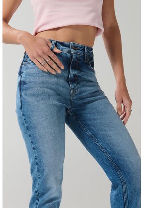 KOAJ PANTALON KOAJ JEAN MOM STA 23351 2/25