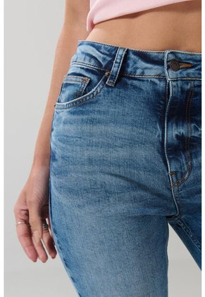 KOAJ PANTALON KOAJ JEAN MOM STA 23351 2/25