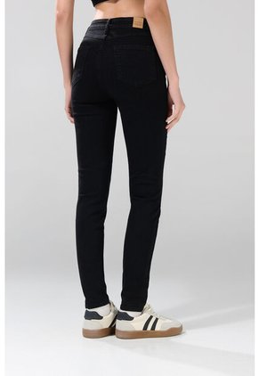 KOAJ PANTALON KOAJ JEAN MOM STA 30622 4/25