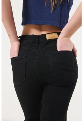 KOAJ PANTALON KOAJ PUSH UP FB 11433 3/24