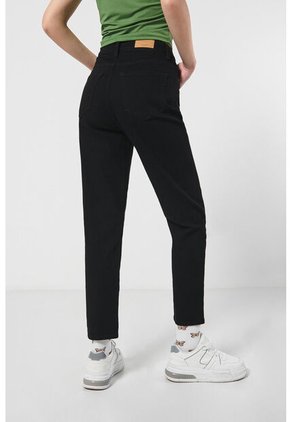 KOAJ PANTALON KOAJ JEAN MOM STA 12509 3/24