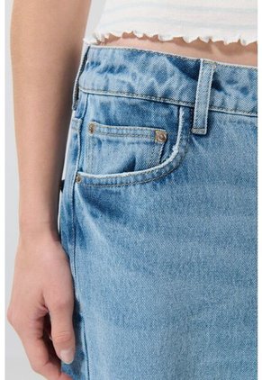 PANTALON KOAJ JEAN BARREL 24181 M 2/25