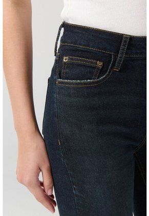 PANTALÓN KOAJ JEAN FLARE 24209 M 2/25