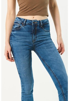 KOAJ PANTALON KOAJ PUSH UP FB 12111 3/24