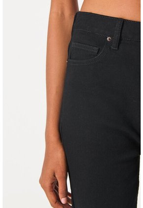 KOAJ PANTALON KOAJ JEAN MOM STA 18627 4/24