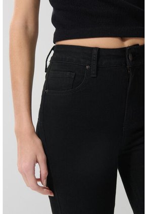 KOAJ PANTALON KOAJ JEAN PUSH UP 22837 2/25