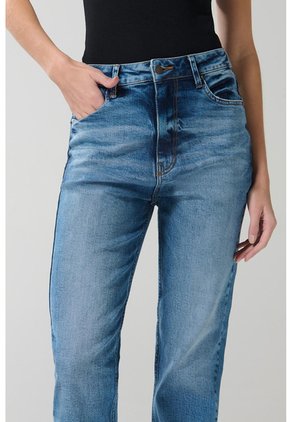 KOAJ PANTALON KOAJ JEAN MOM STA 22706  2/25