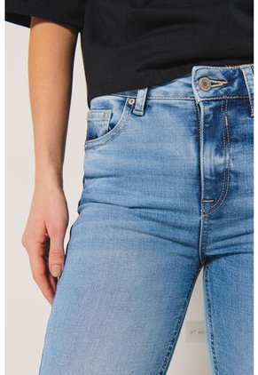 KOAJ PANTALON KOAJ PUSH UP FB 11427 3/24