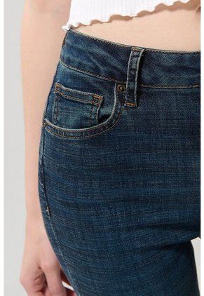 KOAJ PANTALON KOAJ JEAN PUSH UP 28382 4/25