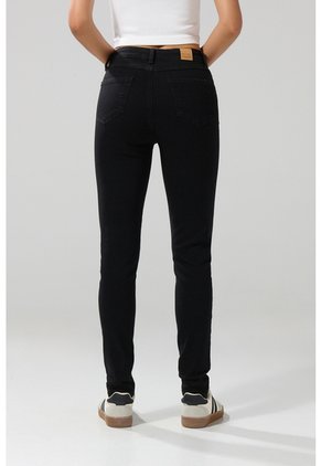 KOAJ PANTALON KOAJ JEAN MOM STA 28691 4/25