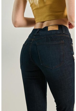 KOAJ PANTALON KOAJ PUSH UP FB 8643 2/24