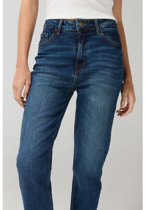 KOAJ PANTALON KOAJ JEAN MOM STA 25046 3/25