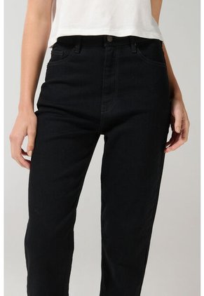 PANTALON KOAJ JEAN MOM STA 25047 3/25