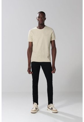 CAMISETA KOAJ MAKFI 20804 1/25