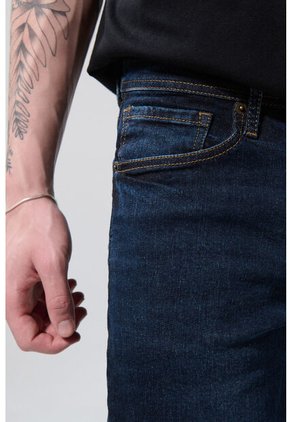 KOAJ PANTALON KOAJ JEAN SLIM 28098 3/25