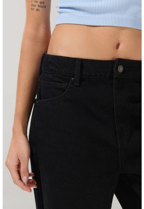 KOAJ PANTALON KOAJ JEAN 90S 29999 4/25